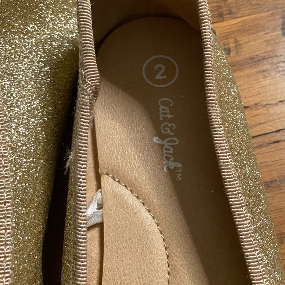 Cat and Jack gold glitter slip on shoes - size 2 - Picture 2 of 4